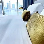 Luxe Dubai Downtown Apartment With Pool & Canal View-Damac Prive