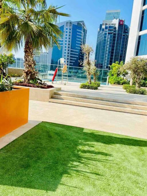 Apartment Luxe Downtown With Pool & Canal View-damac Prive Dubai
