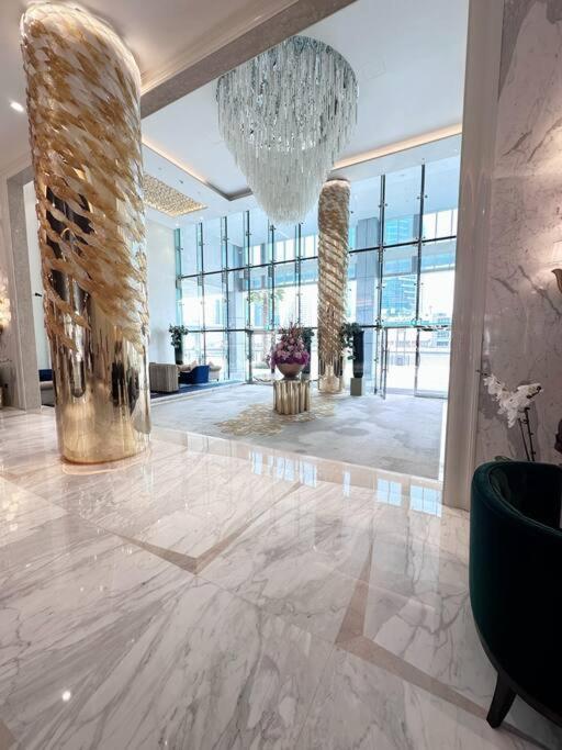 Luxe Downtown With Pool & Canal View-damac Prive Apartment *